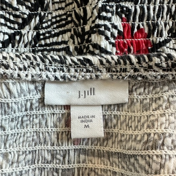J. Jill Women's Floral Smocked Stretchy Boho Red Black Tunic Top Size Medium - Picture 7 of 8